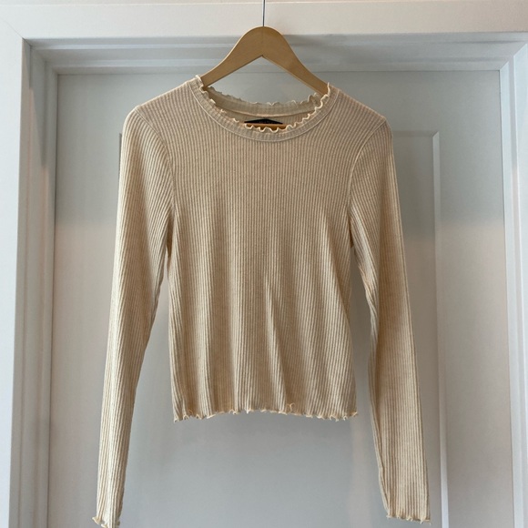 Ambercombie & Fitch Rib/Ruffle Top Med - Picture 1 of 5